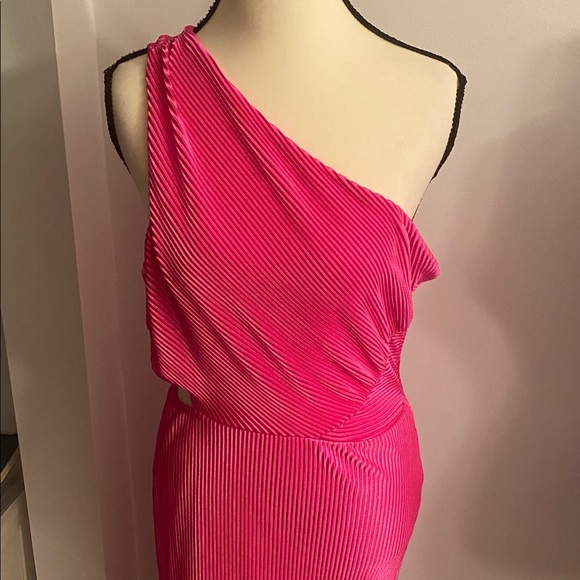 Sash &  soul size large plisse one shoulder dress NWT - Picture 2 of 10